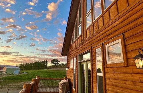 Montrose Cabin | Quiet Country Home With a View! On 3 Acres!