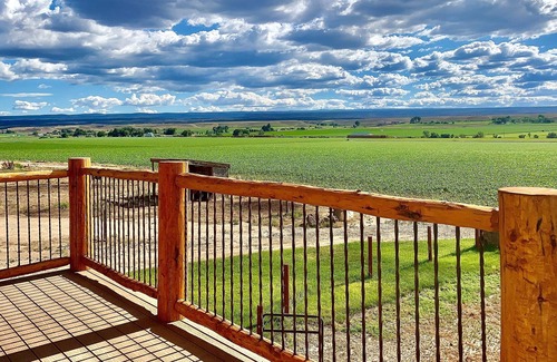 Montrose Cabin | Quiet Country Home With a View! On 3 Acres!