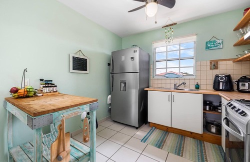 Alto Vista House | Quiet, Cozy & Central 2BR1BA w/Private Pool & BBQ
