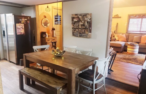 Deschutes River Woods Ski Chalet | Quiet, Cute Living Quarters w/Mountain View and River