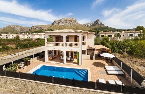 Urbanizacion Mont Ferrutx Villa | Quiet villa with pool and sea views