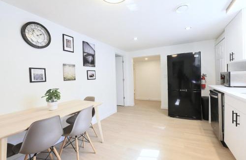 Brentwood House | Quiet Family Friendly, 4 min UofC and University District Shops, 9 min DT