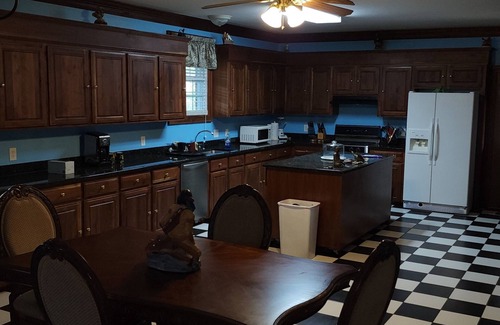 Irmo Other | Quiet Farm house 10 mins from lake Murray.