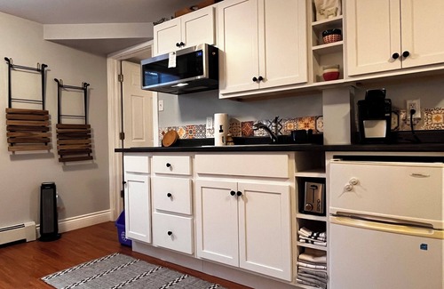 North End Apartment | Quiet ground floor suite in west end Halifax.