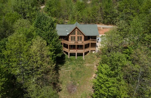Topton Villa | Quiet Haven Mountain Top Cabin - 3 Bedroom Cabin with Breathtaking Views