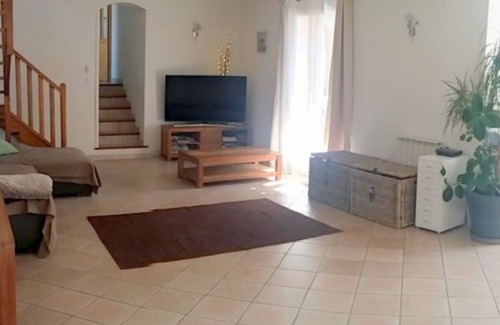 Chateaurenard House | Quiet hillside villa with spa and pool in Provence