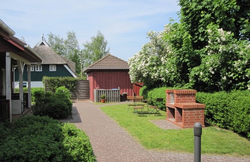 Wieck auf dem Darss House | Quiet holiday home with sauna and WiFi on a large plot in Wieck