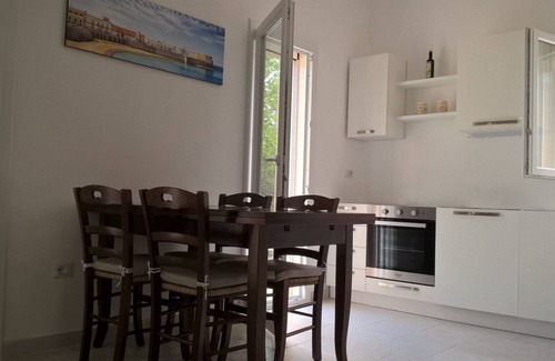 Manduria House | Quiet holiday house with sea view and spacious garden, 2-4 pers.