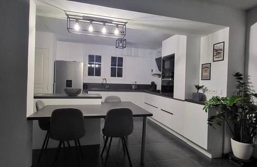 La Bouverie House | Quiet house with pool, close to beaches and shops.
