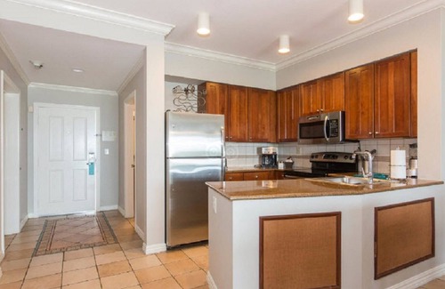 Key West Condo | QUIET KEY WEST RESORT NEXT TO AIRPORT - FANTASY FEST - 2/2 WATERFRONT BALCONY