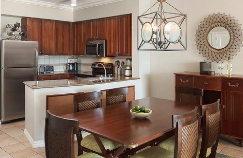 Key West Condo | QUIET KEY WEST RESORT NEXT TO AIRPORT - FANTASY FEST - 2/2 WATERFRONT BALCONY