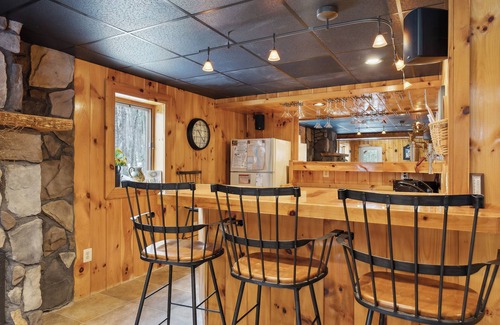 West Poland House | Quiet Lake Retreat In Otisfield