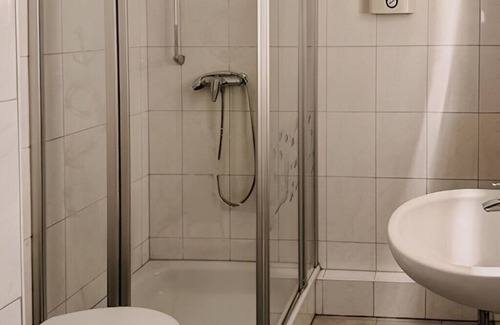 Frohnhausen Apartment | Quiet living between Essen and Mülheim! BÖ1