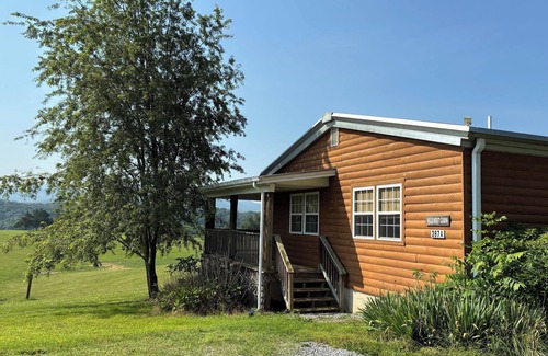 Stanley Cabin | Quiet mountain cabin w/stunning views, access to trail riding and river access!