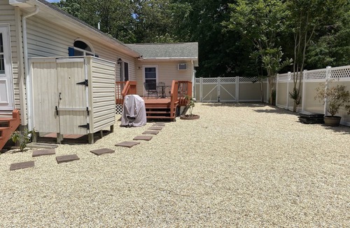 The Glade House | Quiet neighborhood/pets friendly? fenced in/close to beach