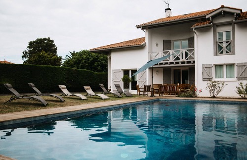 Anglet House | Quiet pied-à-terre close to beaches. Ideal for families and friends