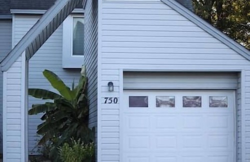 Virginia Beach House | Quiet, Private Room near NAS Oceana, Beach & Waterpark