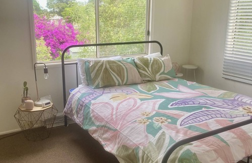 Urangan House | Quiet Queenslander 600m from the beach!