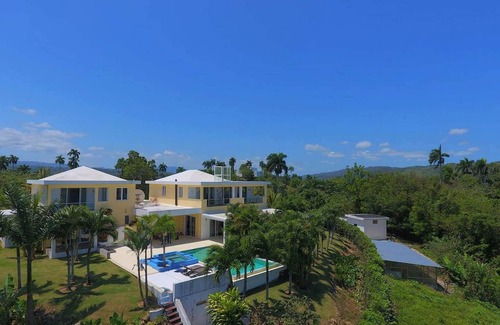 Los Brazos Apartment | Quiet retreat in lush tropical scenery