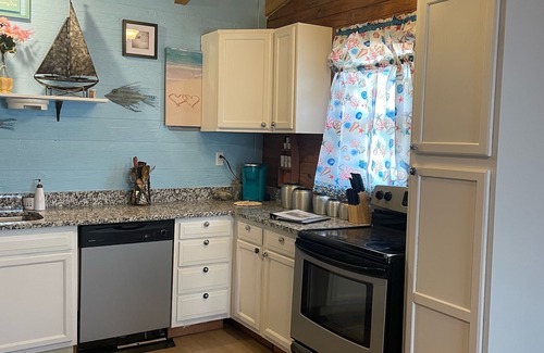 Holladay House | Quiet Rustic Cabin at the river. Family friendly