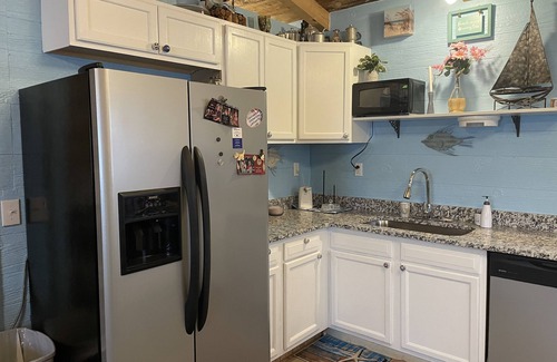 Holladay House | Quiet Rustic Cabin at the river. Family friendly