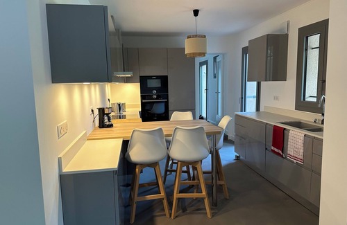 Valbonne Villa | Quiet, secure family villa with every comfort!