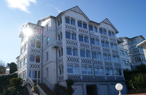 Sassnitz Apartment | Quiet, solid and very spacious apartment in the picturesque old town.