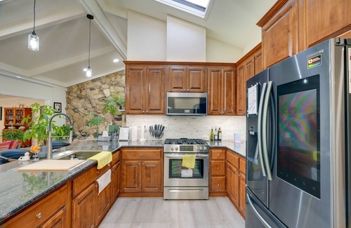 Salinas House | Quiet South Salinas Home: Next to SVMH!