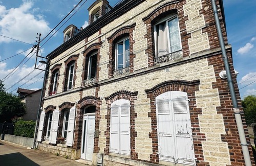 Old Town Apartment | Quiet Studio 11 with Wifi and Parking Troyes