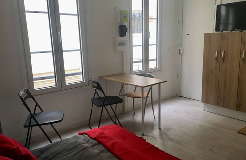 Quartier Saint-Ambroise Apartment | Quiet studio in the lively Oberkampf district