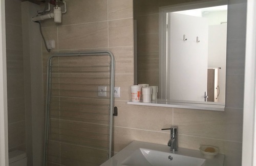 Quartier Saint-Ambroise Apartment | Quiet studio in the lively Oberkampf district