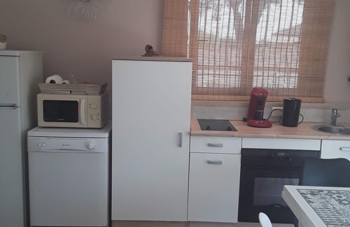 Vias Apartment | Quiet studio les Tourterelles 2 kms from the beach