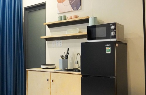 Phu Nhuan Apartment | Quiet Studio with Kitchen in bustling area close to Airport