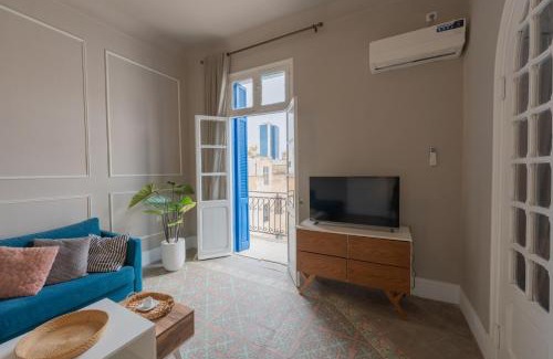 Ville Nouvelle Apartment | Quiet, volumes and light in downtown Tunis