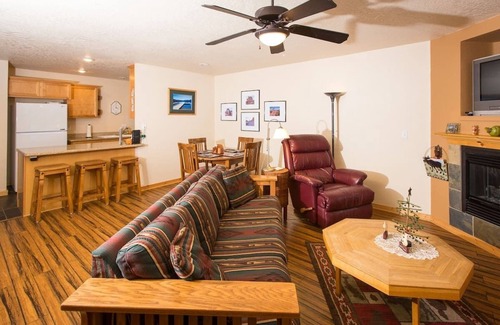 McCall Condo | QUIET, WOODED RETREAT WITH PRIVATE HOT TUB IN SECULDED SETTING