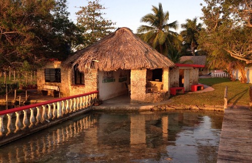 Chetumal House | Quinta Mai, True Lakefront, Paradise Found! Great swimming, fabulous colors,