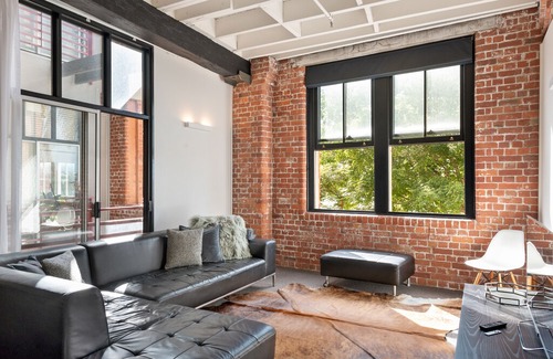 Teneriffe Apartment | Quintessential Woolstore Warehouse~1Bed/1Bath/1Car