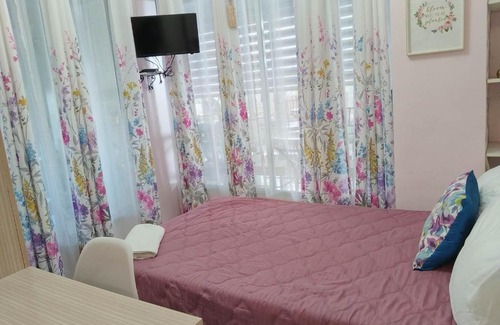 Poblacion District Apartment | Quirino hub 2 BR family room