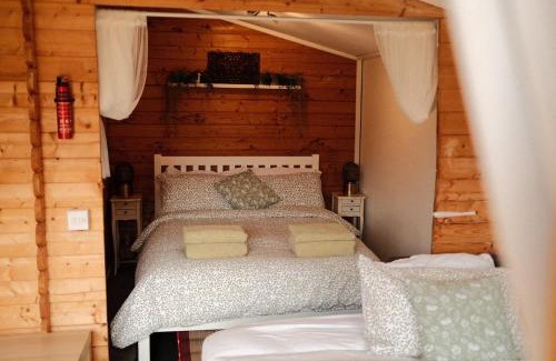 Charlton Other | Quirky Cabin