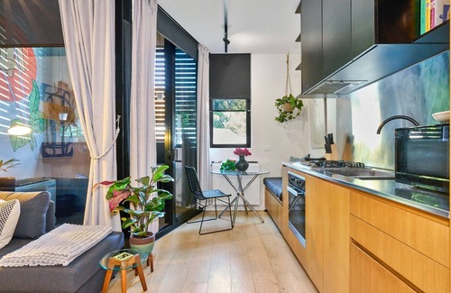 Collingwood Apartment | Quirky Retreat - A Charming 1BR in Trendy Collingwood
