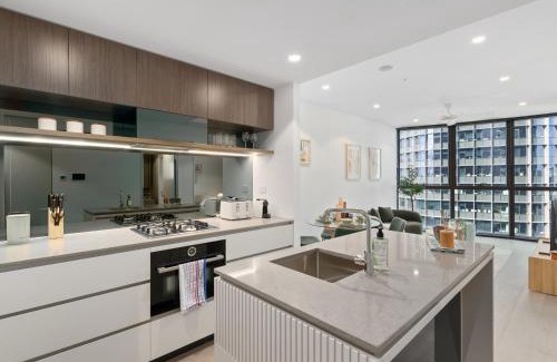 Brisbane Central Business District Apartment | QW Riverside Luxe Apartments by Independent Host