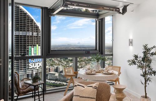 Brisbane Central Business District Apartment | QW Riverside Luxe Apartments by Independent Host