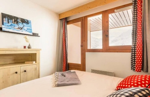 Les Bruyeres Apartment | Résidence Pierre & Vacances Aconit**** - Apartment for 9 people - 2 bedrooms + 1 sleeping area