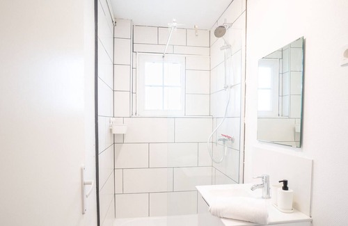 Laval Apartment | Résidence de la gare 3