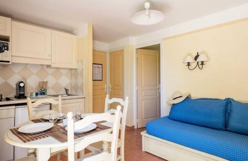 Mandelieu-La-Napoule Apartment | Résidence Pierre & Vacances Les Rives de Cannes Mandelieu*** - Apartment for 4 people - 1 bedroom - Terrace - Garden level