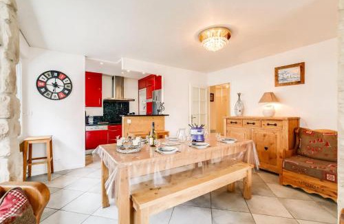 Tignes le Lac Apartment | Résidence Le Bec Rouge - Appartement de charme 3 pièces 8 personnes à Tignes au pied des pistes et proche des commerces dans le quartier du Lac. Vue impr MAE-1681