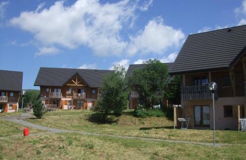 Besse-et-Saint-Anastaise Apartment | Résidence Le Bois de la Reine