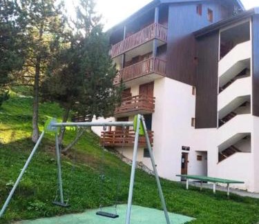 Montalbert Apartment | Résidence Le Chanteloup - Deux pièces + cabine agréable dans résidence pied MAE-5104
