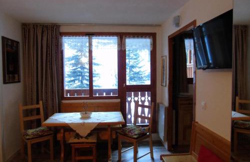 Valfrejus Apartment | Résidence Melezets - Studio pour 4 Personnes MAE-8974