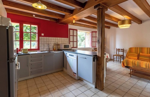Montignac House | Résidence Musicale de Panissal – Holiday Home for 10 People in Montignac-Lascaux